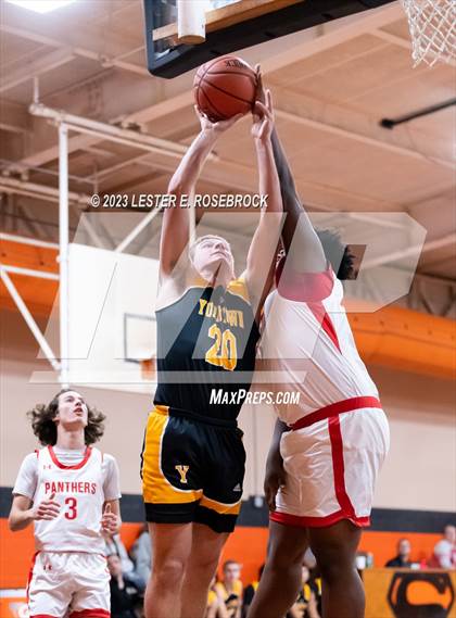 Thumbnail 2 in Burton vs. Yorktown (Schulenburg Shorthorn Tournament) photogallery.