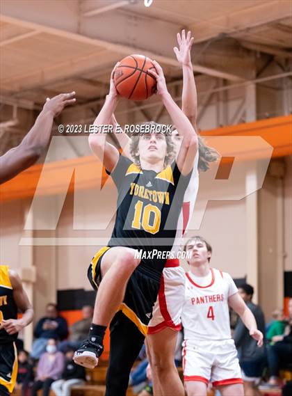 Thumbnail 1 in Burton vs. Yorktown (Schulenburg Shorthorn Tournament) photogallery.