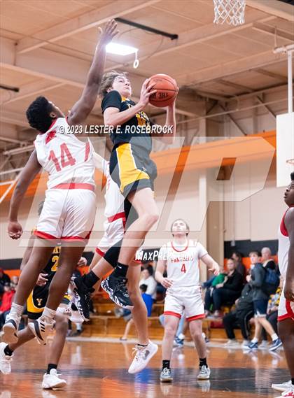 Thumbnail 3 in Burton vs. Yorktown (Schulenburg Shorthorn Tournament) photogallery.