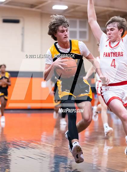 Thumbnail 1 in Burton vs. Yorktown (Schulenburg Shorthorn Tournament) photogallery.