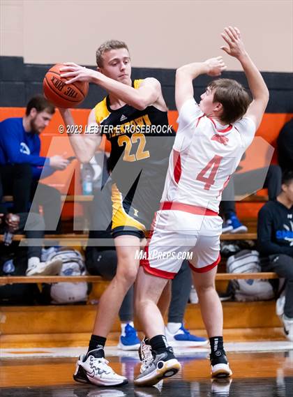 Thumbnail 3 in Burton vs. Yorktown (Schulenburg Shorthorn Tournament) photogallery.