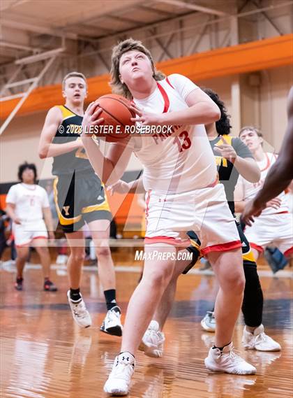 Thumbnail 2 in Burton vs. Yorktown (Schulenburg Shorthorn Tournament) photogallery.