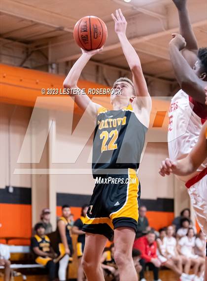 Thumbnail 3 in Burton vs. Yorktown (Schulenburg Shorthorn Tournament) photogallery.