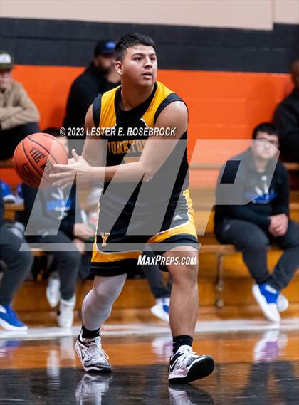 Thumbnail 3 in Burton vs. Yorktown (Schulenburg Shorthorn Tournament) photogallery.