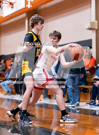 Thumbnail 3 in Burton vs. Yorktown (Schulenburg Shorthorn Tournament) photogallery.