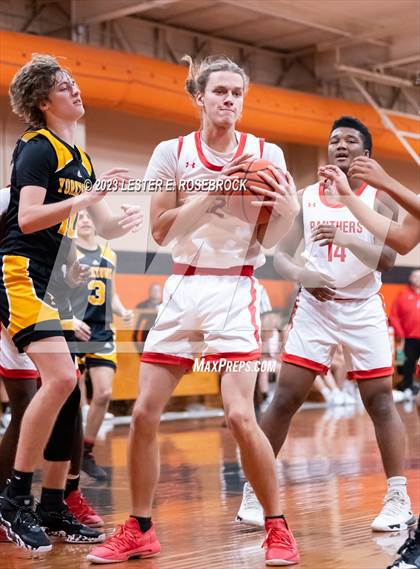Thumbnail 2 in Burton vs. Yorktown (Schulenburg Shorthorn Tournament) photogallery.