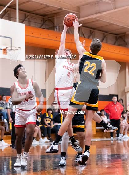 Thumbnail 3 in Burton vs. Yorktown (Schulenburg Shorthorn Tournament) photogallery.