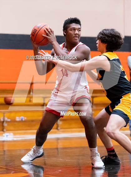 Thumbnail 1 in Burton vs. Yorktown (Schulenburg Shorthorn Tournament) photogallery.