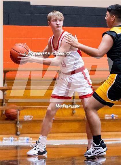 Thumbnail 3 in Burton vs. Yorktown (Schulenburg Shorthorn Tournament) photogallery.