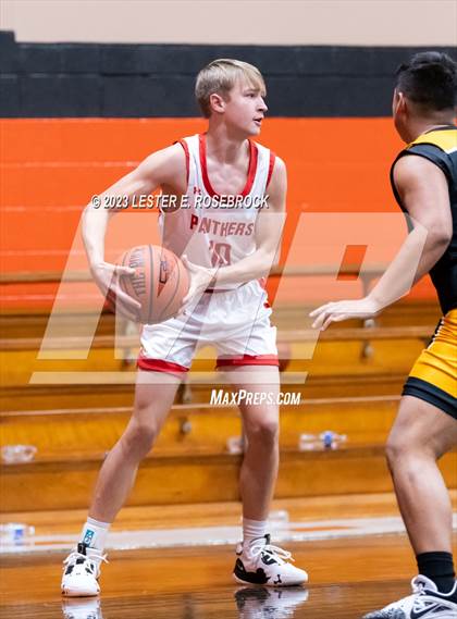 Thumbnail 1 in Burton vs. Yorktown (Schulenburg Shorthorn Tournament) photogallery.