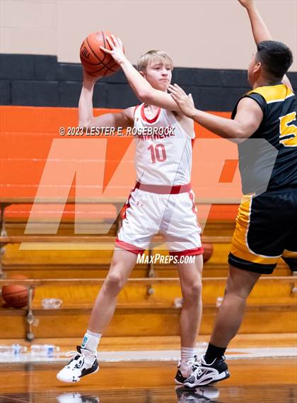 Thumbnail 2 in Burton vs. Yorktown (Schulenburg Shorthorn Tournament) photogallery.