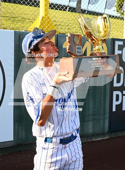 Thumbnail 1 in Yuma Catholic vs. Valley Christian (AIA 3A Final - Awards) photogallery.