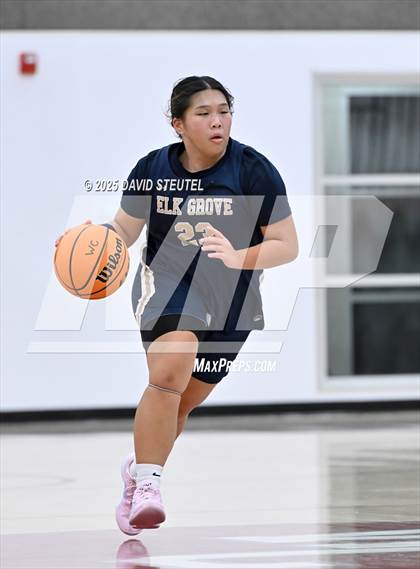 Thumbnail 1 in Elk Grove vs. Wheatland (Cardinal Classic) photogallery.