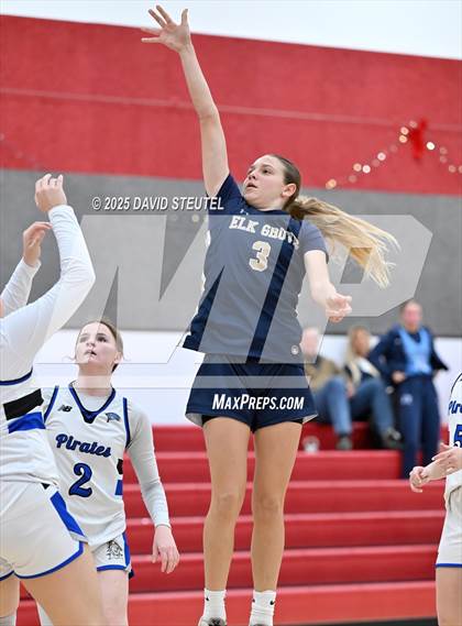 Thumbnail 2 in Elk Grove vs. Wheatland (Cardinal Classic) photogallery.