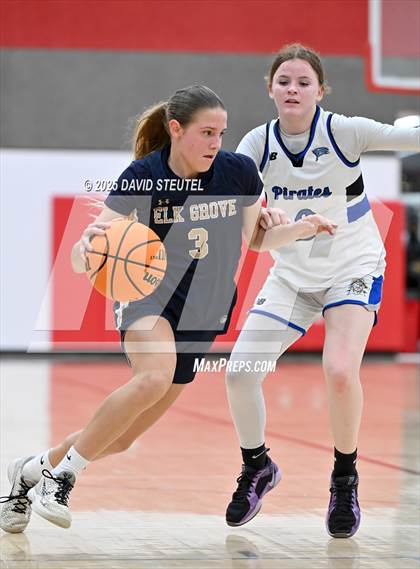 Thumbnail 2 in Elk Grove vs. Wheatland (Cardinal Classic) photogallery.