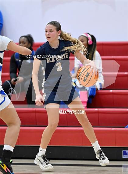 Thumbnail 3 in Elk Grove vs. Wheatland (Cardinal Classic) photogallery.