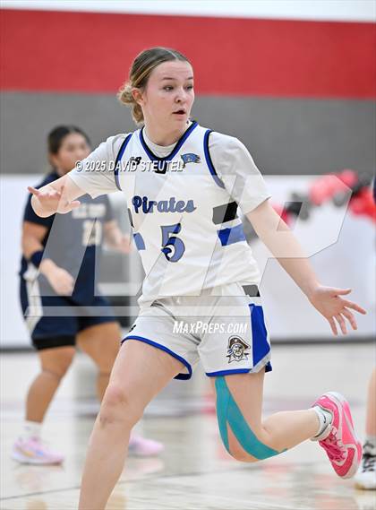 Thumbnail 3 in Elk Grove vs. Wheatland (Cardinal Classic) photogallery.