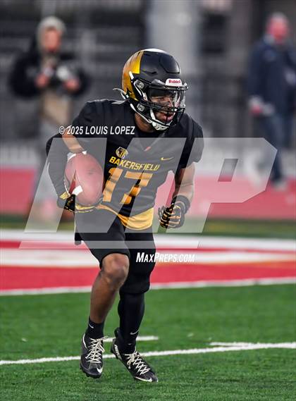 Thumbnail 2 in St. Mary's @ Bakersfield Christian (CIF DIV 2AA Final) photogallery.