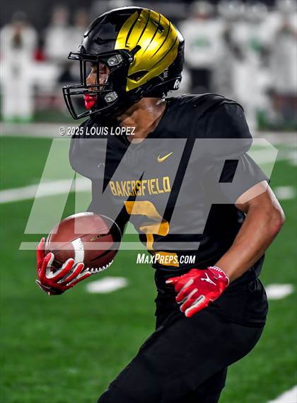 Thumbnail 1 in St. Mary's @ Bakersfield Christian (CIF DIV 2AA Final) photogallery.