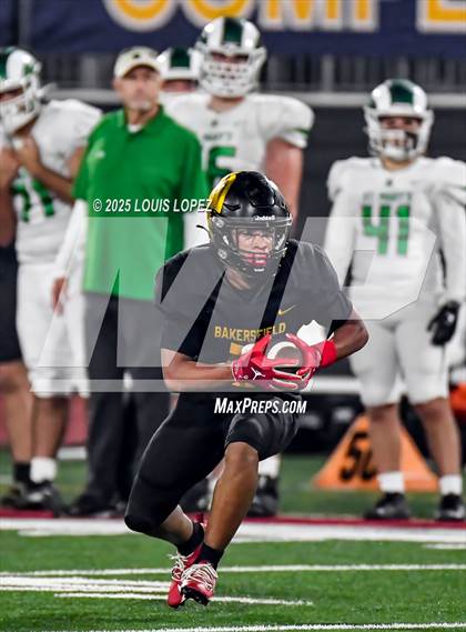 Thumbnail 3 in St. Mary's @ Bakersfield Christian (CIF DIV 2AA Final) photogallery.