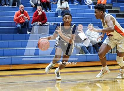 Thumbnail 1 in Aquinas vs Platte County - Sonic Showdown photogallery.