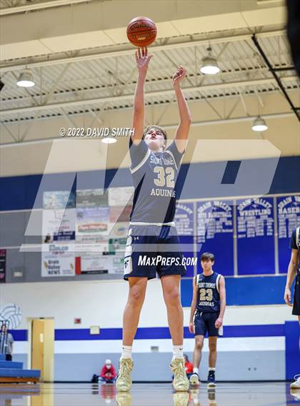 Thumbnail 3 in Aquinas vs Platte County - Sonic Showdown photogallery.