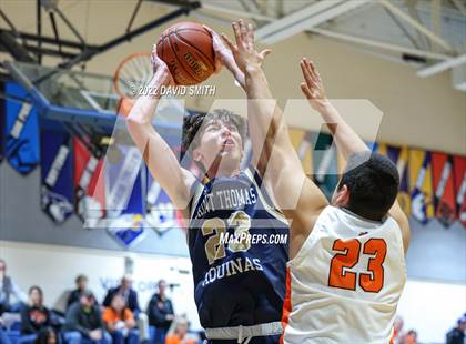 Thumbnail 2 in Aquinas vs Platte County - Sonic Showdown photogallery.