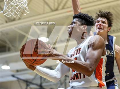 Thumbnail 3 in Aquinas vs Platte County - Sonic Showdown photogallery.