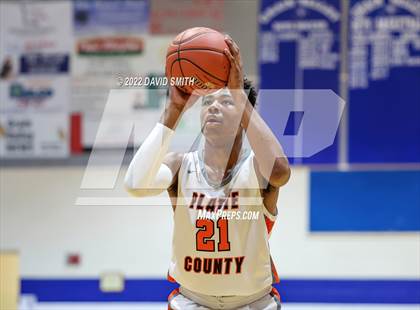 Thumbnail 1 in Aquinas vs Platte County - Sonic Showdown photogallery.