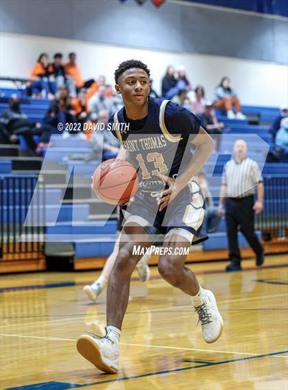 Thumbnail 1 in Aquinas vs Platte County - Sonic Showdown photogallery.