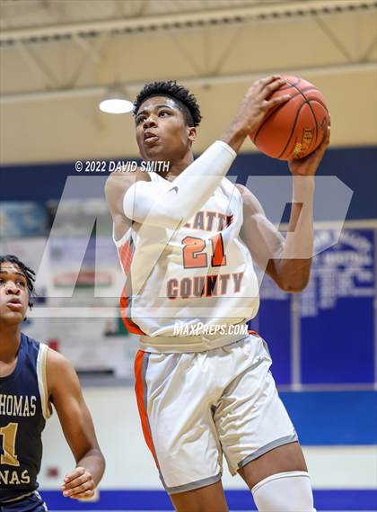 Thumbnail 3 in Aquinas vs Platte County - Sonic Showdown photogallery.