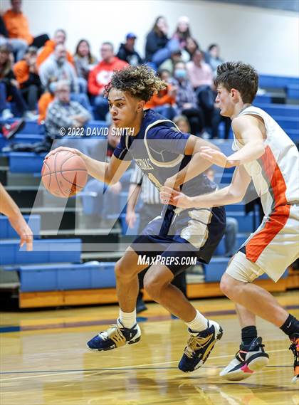 Thumbnail 1 in Aquinas vs Platte County - Sonic Showdown photogallery.