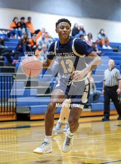 Thumbnail 3 in Aquinas vs Platte County - Sonic Showdown photogallery.