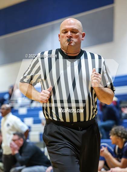 Thumbnail 1 in Aquinas vs Platte County - Sonic Showdown photogallery.