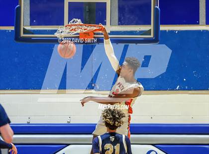 Thumbnail 3 in Aquinas vs Platte County - Sonic Showdown photogallery.