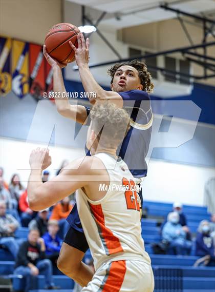 Thumbnail 1 in Aquinas vs Platte County - Sonic Showdown photogallery.