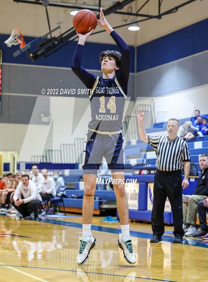 Thumbnail 2 in Aquinas vs Platte County - Sonic Showdown photogallery.