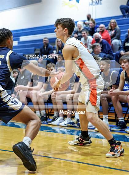 Thumbnail 2 in Aquinas vs Platte County - Sonic Showdown photogallery.