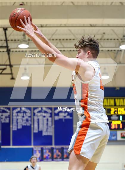Thumbnail 1 in Aquinas vs Platte County - Sonic Showdown photogallery.