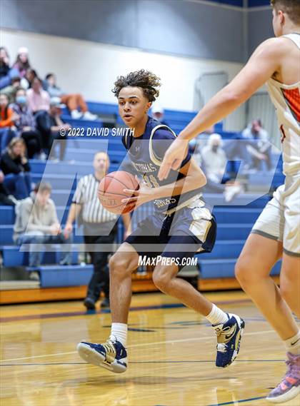Thumbnail 3 in Aquinas vs Platte County - Sonic Showdown photogallery.