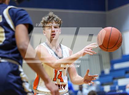 Thumbnail 1 in Aquinas vs Platte County - Sonic Showdown photogallery.