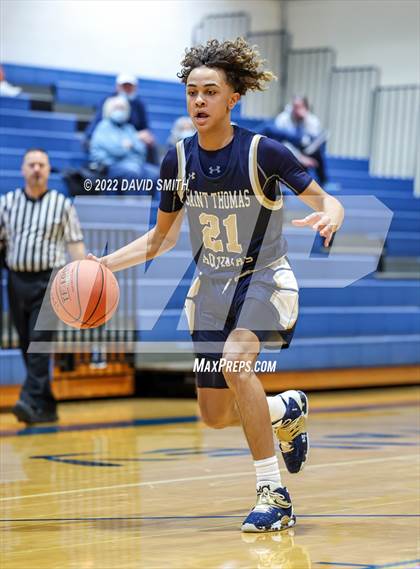 Thumbnail 2 in Aquinas vs Platte County - Sonic Showdown photogallery.