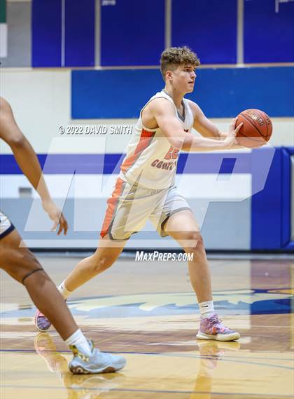 Thumbnail 1 in Aquinas vs Platte County - Sonic Showdown photogallery.