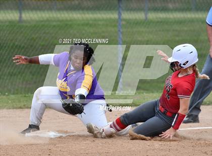Thumbnail 3 in Mayflower vs Atkins (AAA 3A Regional semifinal) photogallery.