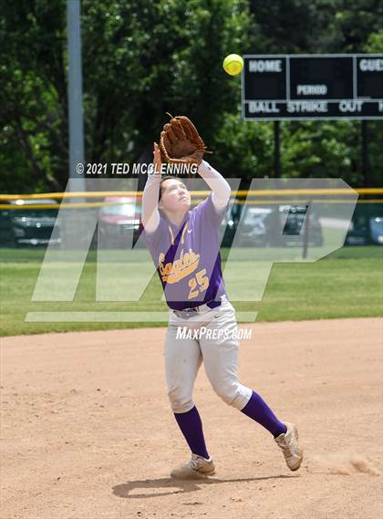 Thumbnail 3 in Mayflower vs Atkins (AAA 3A Regional semifinal) photogallery.