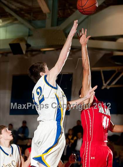 Thumbnail 2 in JV: Holmes @ Newport Central Catholic photogallery.