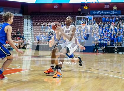 Thumbnail 2 in Academy of Science and Innovation vs. Old Lyme (CIAC D5 Final) photogallery.