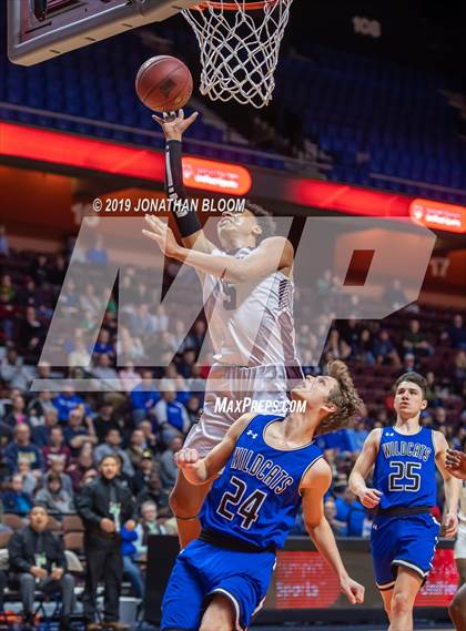 Thumbnail 2 in Academy of Science and Innovation vs. Old Lyme (CIAC D5 Final) photogallery.