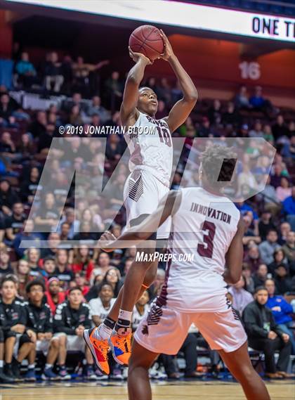 Thumbnail 2 in Academy of Science and Innovation vs. Old Lyme (CIAC D5 Final) photogallery.