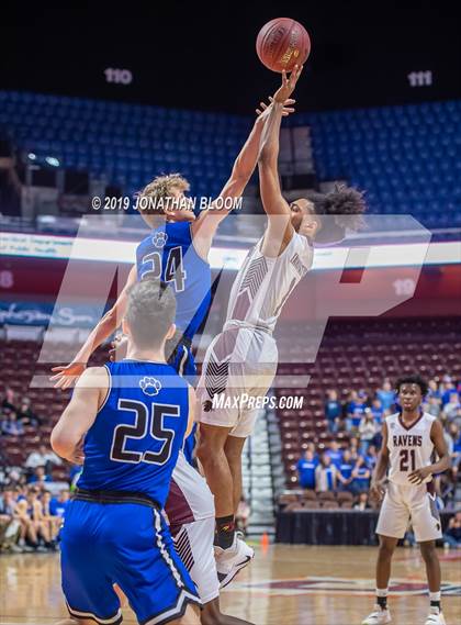 Thumbnail 2 in Academy of Science and Innovation vs. Old Lyme (CIAC D5 Final) photogallery.